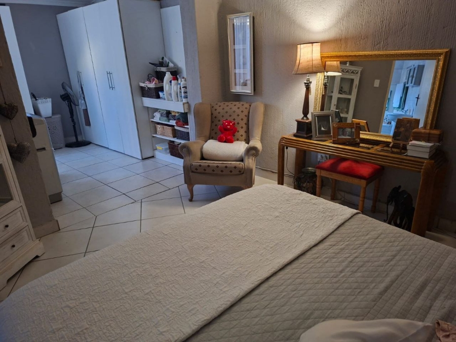To Let 1 Bedroom Property for Rent in Safari Gardens North West